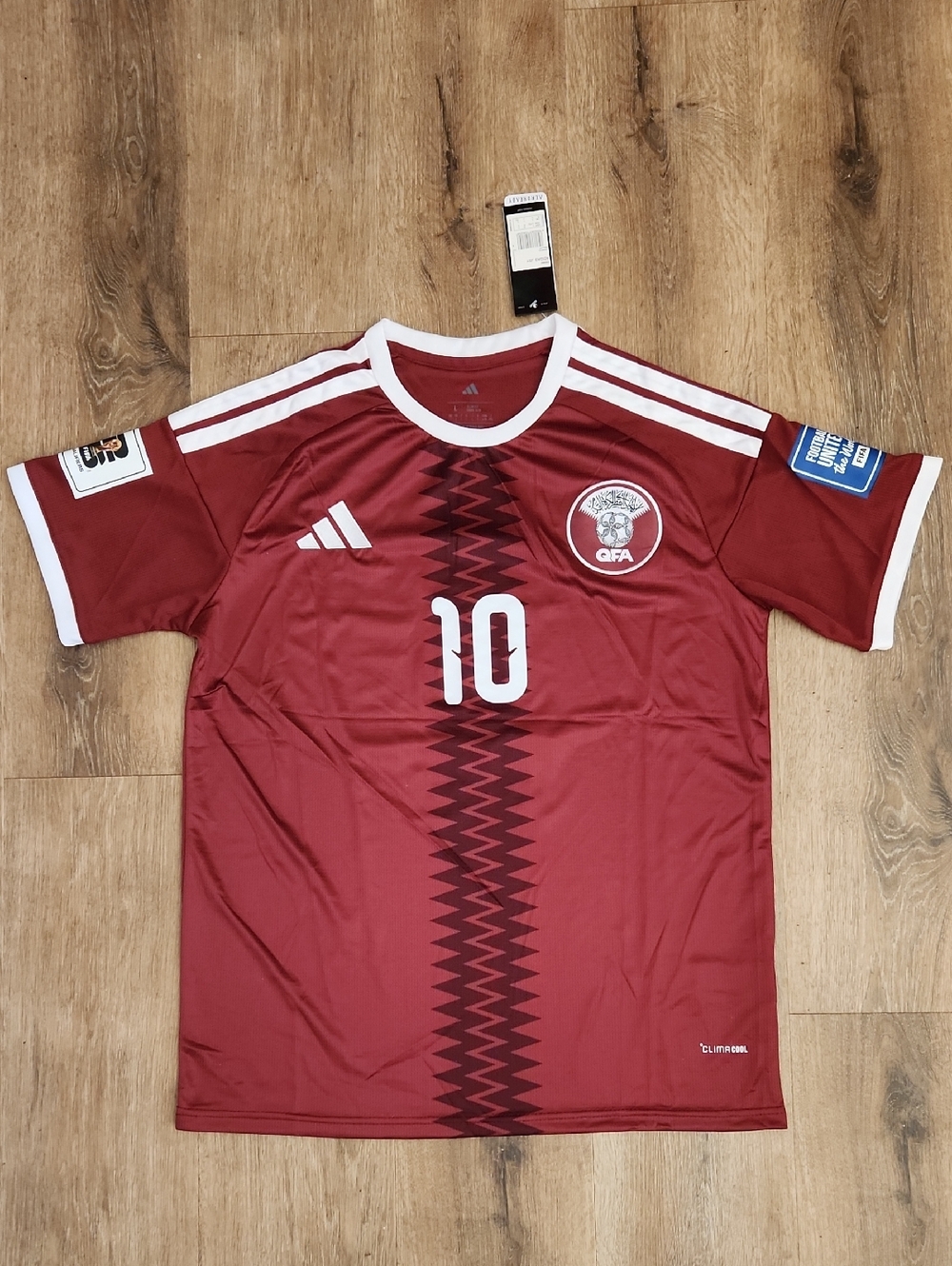 Qatar Hassan ALHAYDOS #10 Soccer World Cup Kit Mens Sizws New